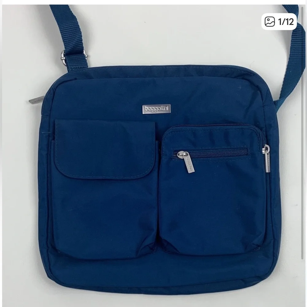 Baggallini Deep Navy Crossbody Messenger Bag with Silver Zippers
